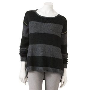 🦋Rewind Black + Grey Striped Sweater